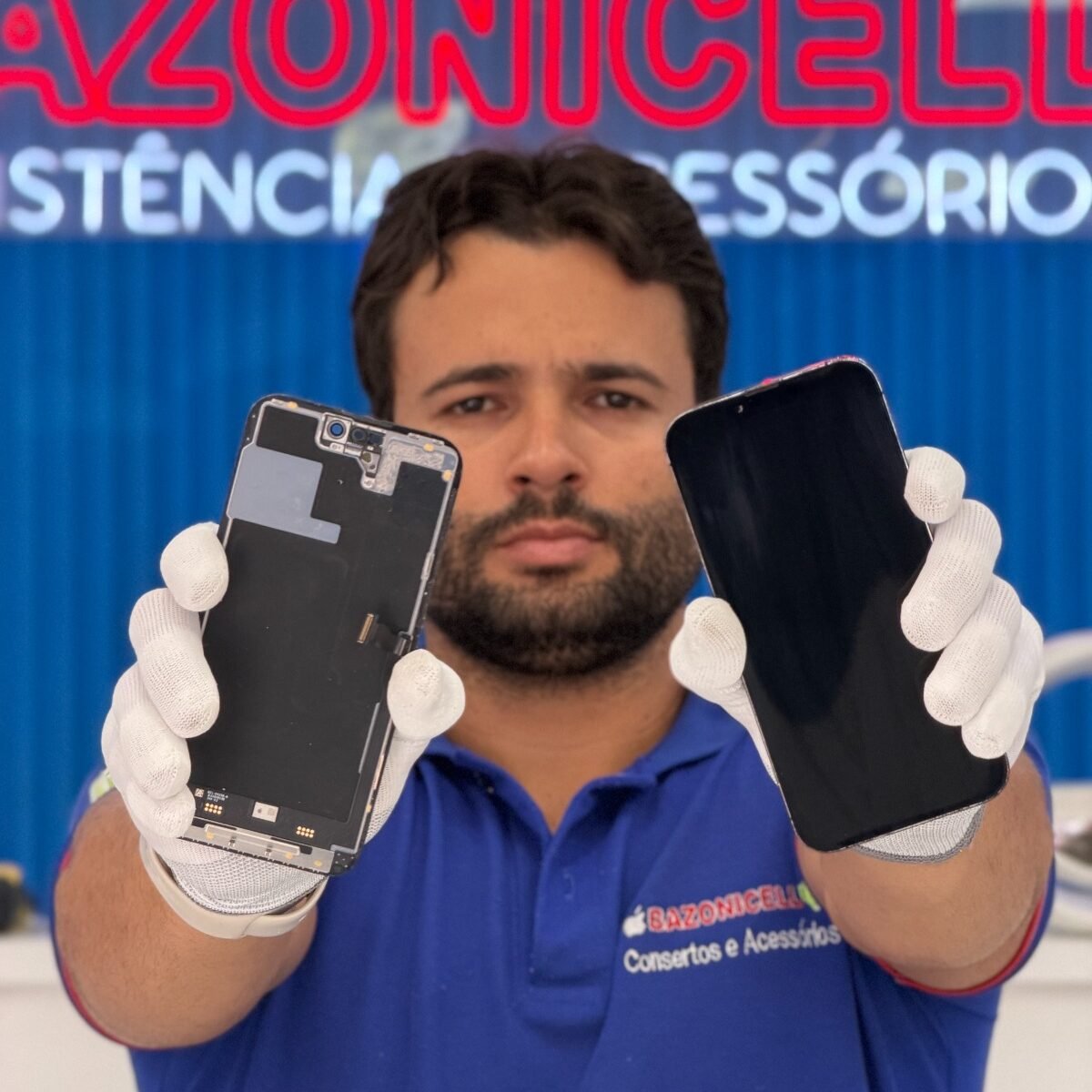 Troca de vidro de celular feita pela equipe da Bazoni Cell